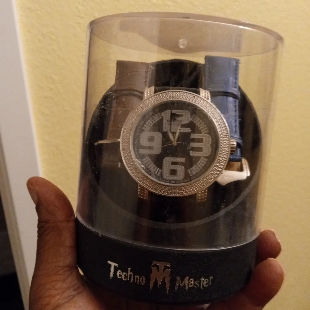 Watch - Picture 2 of 2